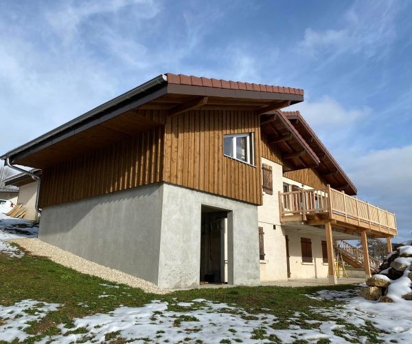 Création barrière mélèze et isolation en sur-toiture + agrandissement